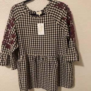 Elegant Gingham Blouse with Floral Sleeves